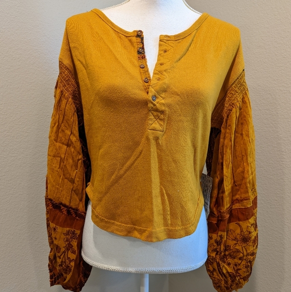 Free People Shirt Womens Mustard Suede Suntan Puff Sleeve Light Magic Henley XS - Picture 1 of 8
